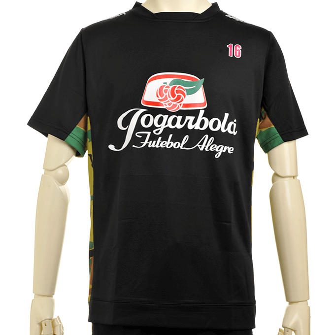ジョガボーラ プラシャツにチームエンブレムのマーキング 黒×迷彩